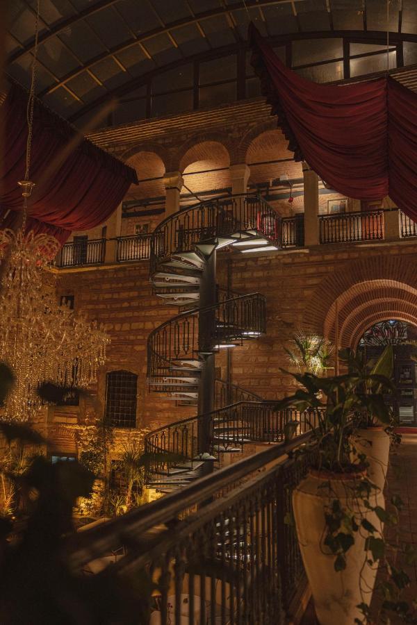 Han 1772 Hotel Stambuł Zewnętrze zdjęcie The spiral staircase