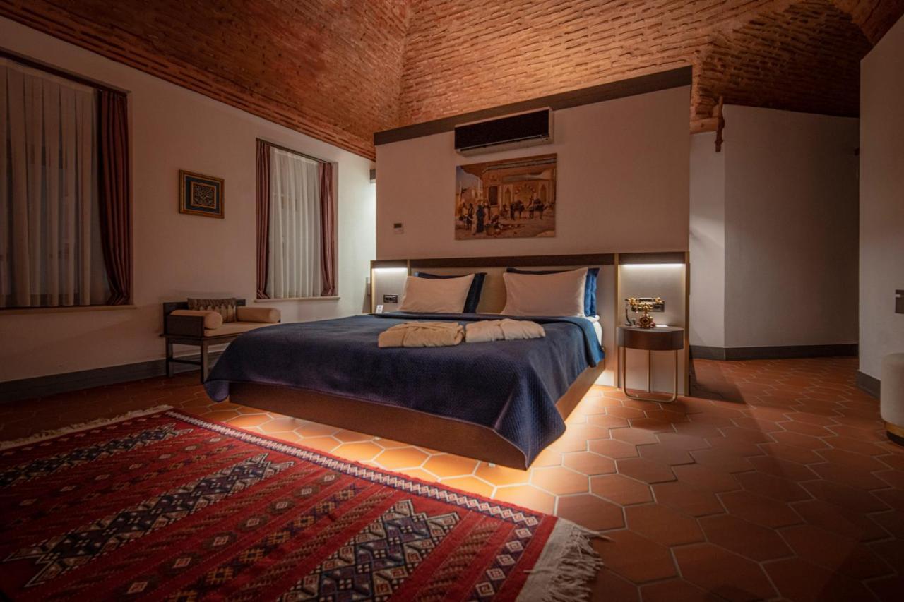 Han 1772 Hotel Stambuł Zewnętrze zdjęcie A bedroom at the hotel